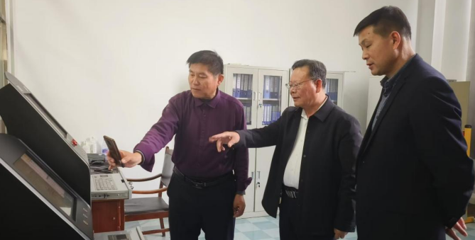 山西康伟集团有限公司机电部长李之海一行来到我公司进行考察,公司总经理陈端庭陪同。